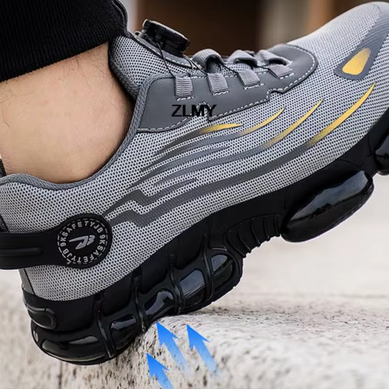 Lightweight and Puncture-Resistant Safety Shoes